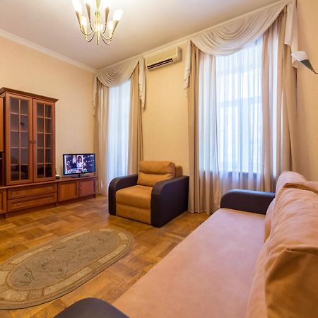 Apartments In The Center On Shota Rustaveli Kiev Ngoại thất bức ảnh
