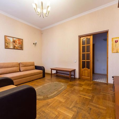Apartments In The Center On Shota Rustaveli Kiev Ngoại thất bức ảnh