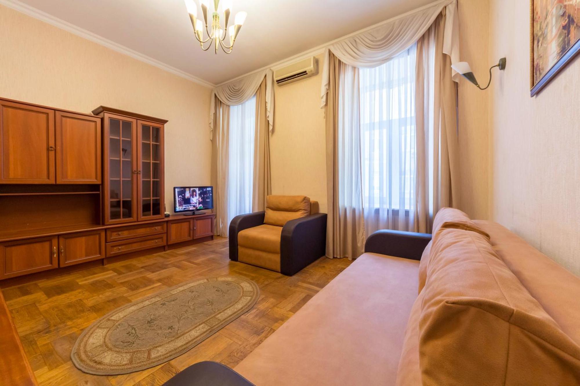 Apartments In The Center On Shota Rustaveli Kiev Ngoại thất bức ảnh