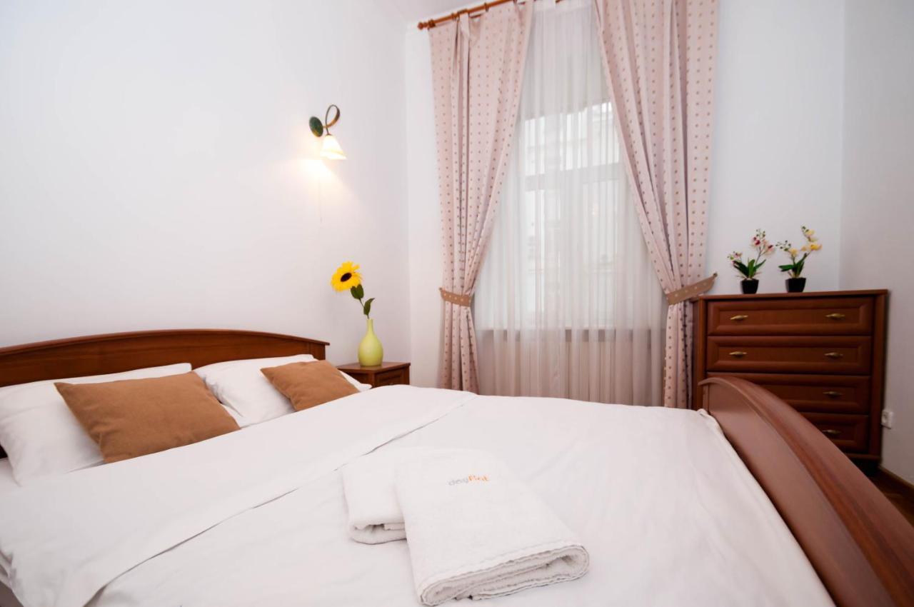 Apartments In The Center On Shota Rustaveli Kiev Ngoại thất bức ảnh