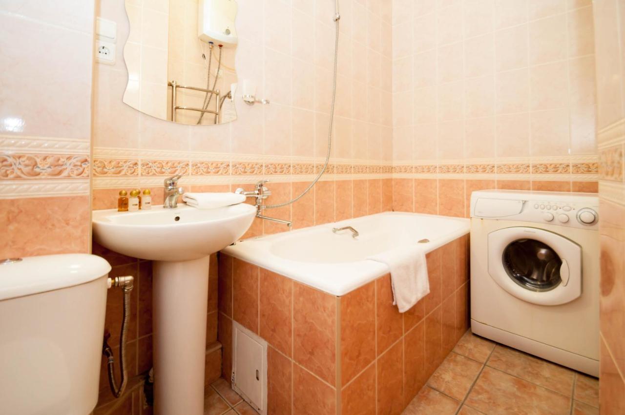 Apartments In The Center On Shota Rustaveli Kiev Ngoại thất bức ảnh